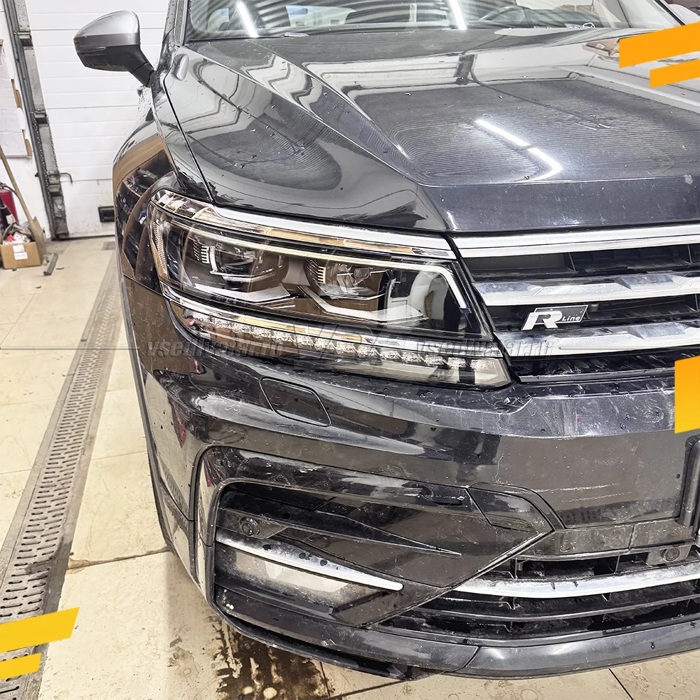 Стекло для фары Volkswagen Tiguan (2016-2020) Правое
